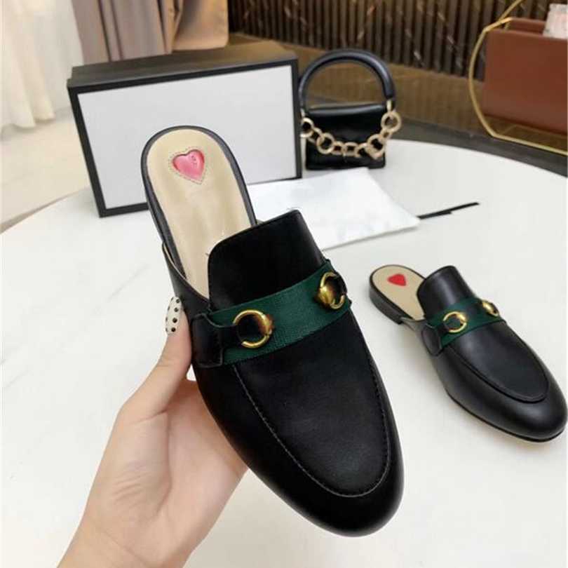 Women Men Summer Slippers sandals bench shoes Stylish casual flat genuine leather printing mental buckle Versatile soft sole comfortable non slip sandals G80811
Women Men Summer Slippers sandals bench shoes Stylish casual flat genuine leather printing mental buckle Versatile soft sole comfortable non slip sandals G80811