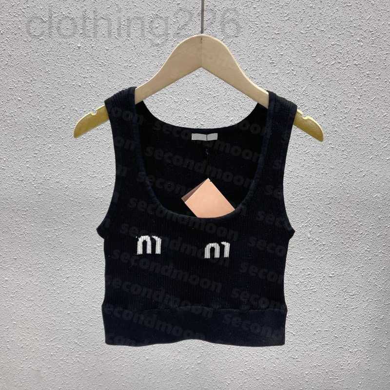 designer Women Knitted Tee Sexy Crop Top Sport Knits Vest Letter Jacquard Luxury Tops Breathable T Shirt for Woman SNV0
designer Women Knitted Tee Sexy Crop Top Sport Knits Vest Letter Jacquard Luxury Tops Breathable T Shirt for Woman SNV0