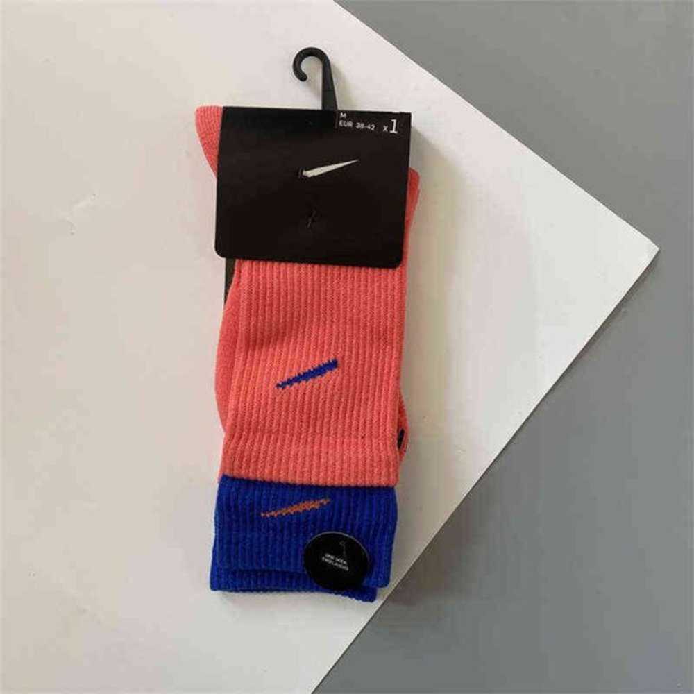 Classic Fashion Men Socks Hook Brand Color Stitched Men's Women's Long Tube Sports Training Sock Street Couple Middle Tubes Luxury Medium40la, Medium tube 2
Classic Fashion Men Socks Hook Brand Color Stitched Men's Women's Long Tube Sports Training Sock Street Couple Middle Tubes Luxury Medium40la, Medium tube 2
