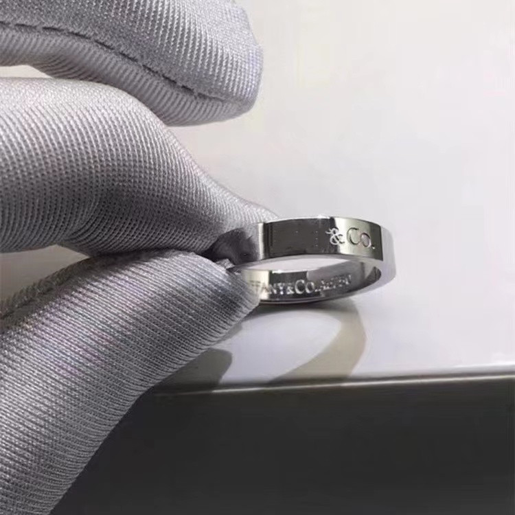 Luxury Fashion Designer Diamond Ring Women Men Letter LOGO Plain Ring Couple Ring Holiday Wedding Gift