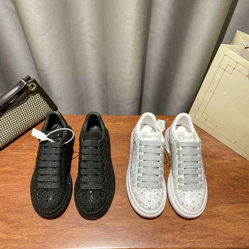 Designer Shoes Spring 22 small white shoes flash diamond leather casual shoes new thick soled increased white board shoes for women
Designer Shoes Spring 22 small white shoes flash diamond leather casual shoes new thick soled increased white board shoes for women
