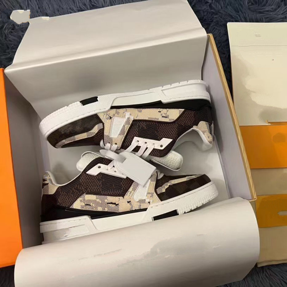 New Mens Sneakers Bread Shoes Fashion Trend Oblique Side Classic Floral Designer Casual Versatile Mens Outdoor Driving Airport Walking High Quality vbghnjmasd m02
New Mens Sneakers Bread Shoes Fashion Trend Oblique Side Classic Floral Designer Casual Versatile Mens Outdoor Driving Airport Walking High Quality vbghnjmasd m02