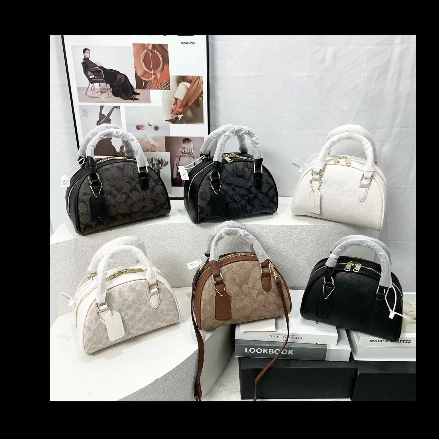 Luxury Designer bags Handbag Shoulder Crossbody Bags Tote bag 2023 New Fashion Women's Versatile Sweet Handheld One Shoulder Oblique Straddle Factory Direct Sale
Luxury Designer bags Handbag Shoulder Crossbody Bags Tote bag 2023 New Fashion Women's Versatile Sweet Handheld One Shoulder Oblique Straddle Factory Direct Sale