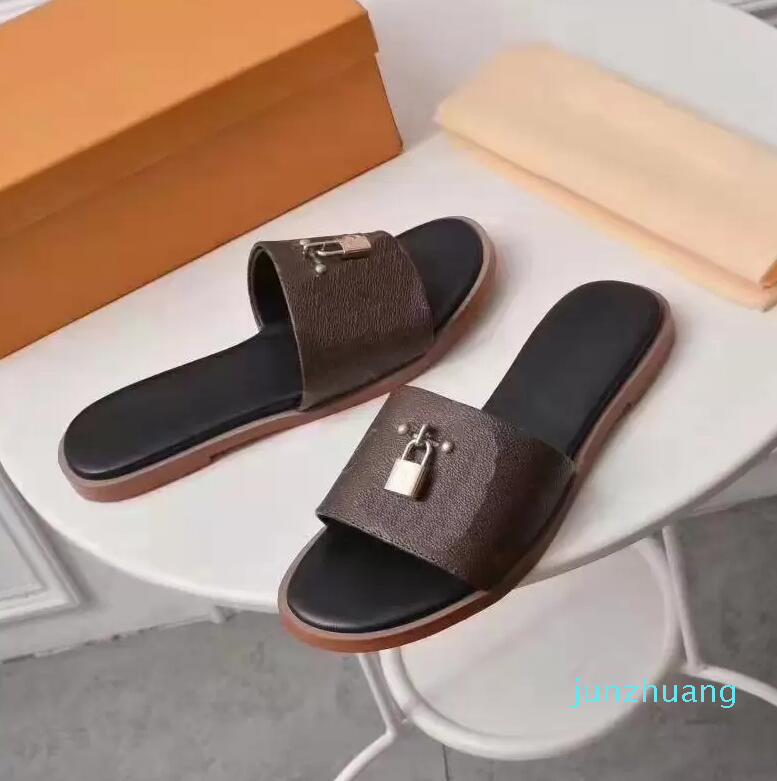 Luxurys Designers Womens Sandals printing Bottoms Floral Slippers Genuine Leather Low Heels Rubber Slides Dazzling Flowers Platform Sliders Loafers22, 10
Luxurys Designers Womens Sandals printing Bottoms Floral Slippers Genuine Leather Low Heels Rubber Slides Dazzling Flowers Platform Sliders Loafers22, 10