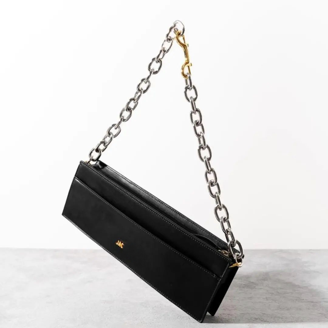 latest style jacquem baguette Luxury Designer Le Ciuciu tote crossbody Bag chain purses handbag classic Women's mens Metal logo Removable shoulder strap clutch Bags, White
latest style jacquem baguette Luxury Designer Le Ciuciu tote crossbody Bag chain purses handbag classic Women's mens Metal logo Removable shoulder strap clutch Bags, White