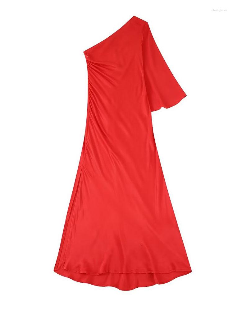 

Casual Dresses XEASY 2023 Women Summer Fashion Asymmetric Design Red Dress Sexy Diagonal Neck Silk Satin Texture Female Midi