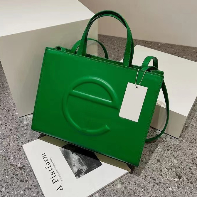 Shpping bag totes Bags totes 2023 Luxury Designer Brand Fashion Shoulder Handbags Quality Women Thread Flap Bag Clutch Cross body totes Artwork wallets, Army green
Shpping bag totes Bags totes 2023 Luxury Designer Brand Fashion Shoulder Handbags Quality Women Thread Flap Bag Clutch Cross body totes Artwork wallets, Army green