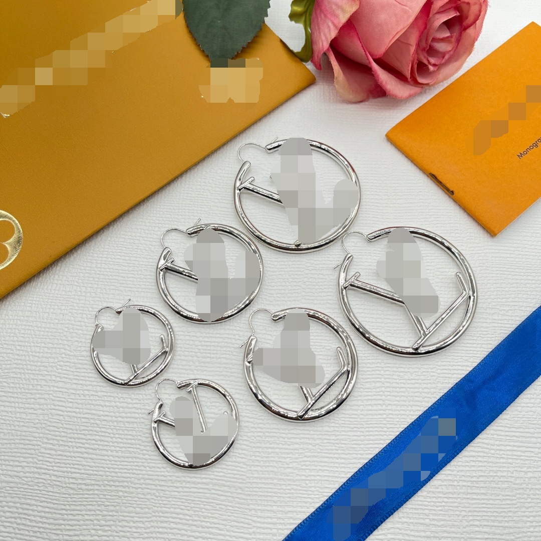 Fashion gold hoop dangles earrings for lady Women Party Wedding Lovers gift engagement Jewelry for Bride V letter earrings 5CM V-letter simple earrings E-011
Fashion gold hoop dangles earrings for lady Women Party Wedding Lovers gift engagement Jewelry for Bride V letter earrings 5CM V-letter simple earrings E-011