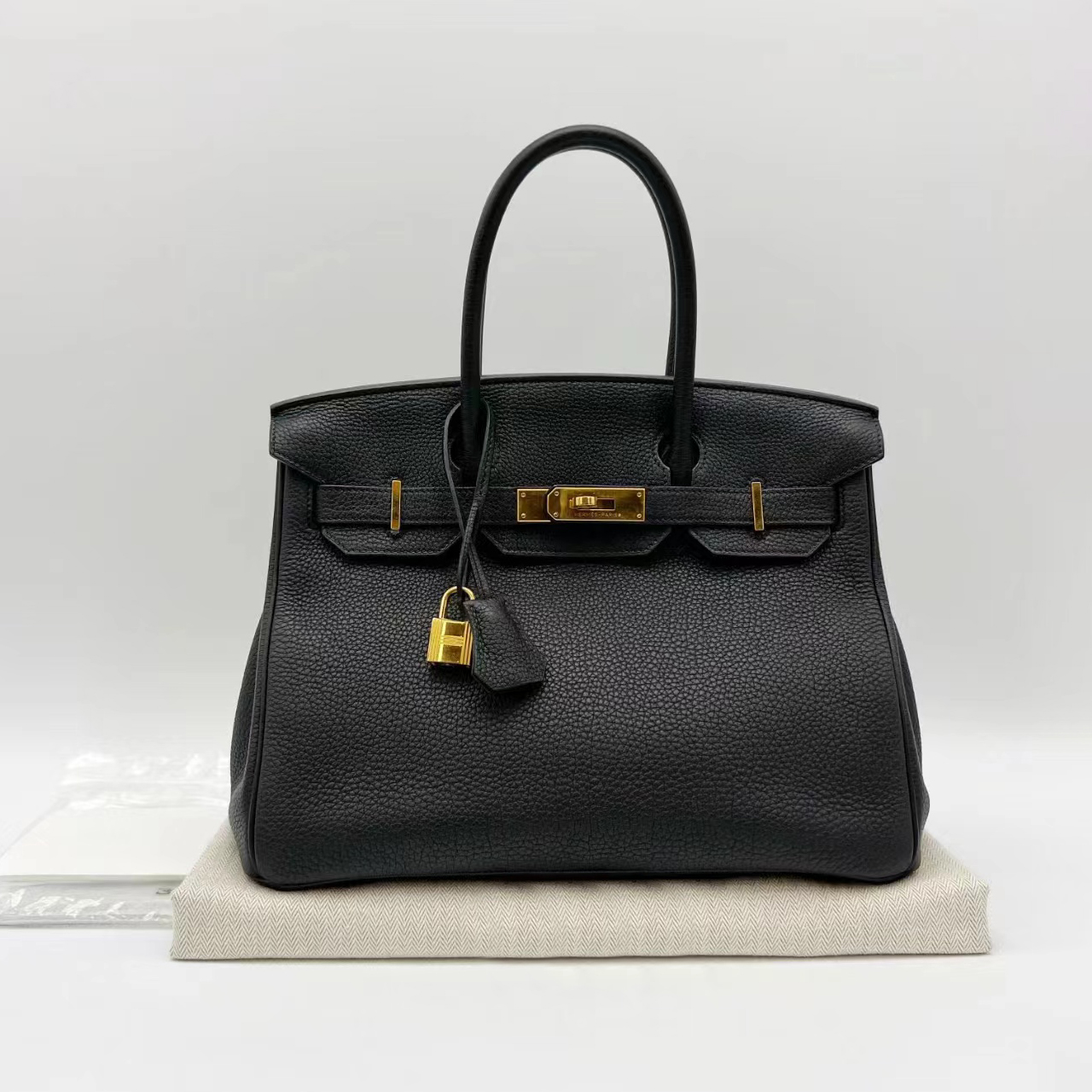 Luxurys Designer fashion clutch Bags Tote Shoulder bag Women pochette and scarf grip luggage hermee BIRKINSTOCK weekend leather men travel strap handbag crossbody, Red
Luxurys Designer fashion clutch Bags Tote Shoulder bag Women pochette and scarf grip luggage hermee BIRKINSTOCK weekend leather men travel strap handbag crossbody, Red