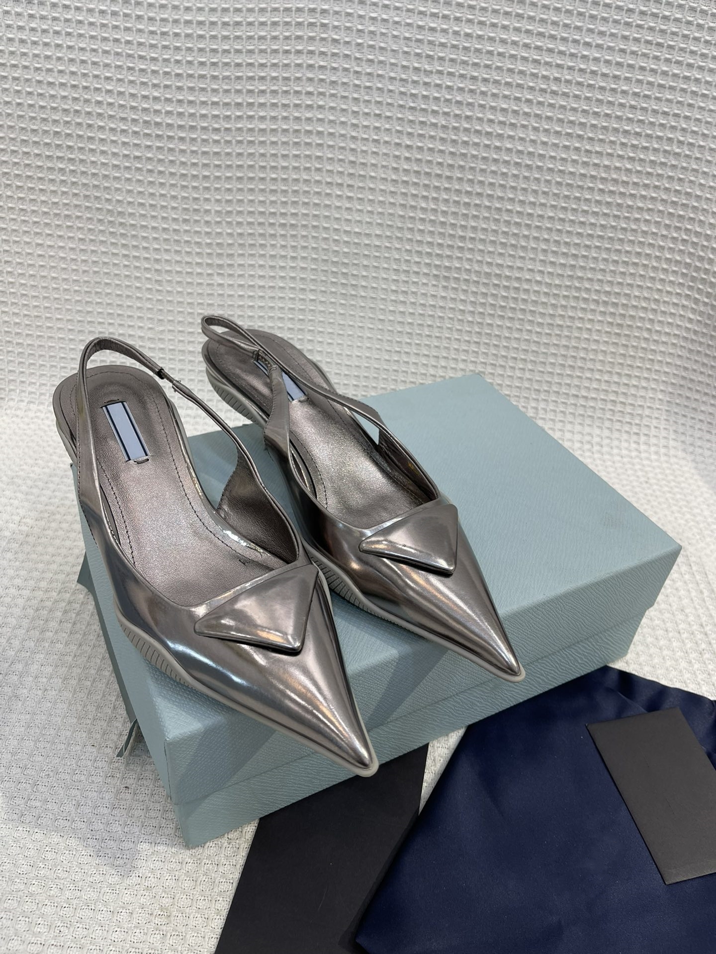 Women Dress Shoes Triangle High Heels Woman Sandals Slippers Slides Shoes Flip Flops Mules Loafers Ballerinas, Blue
Women Dress Shoes Triangle High Heels Woman Sandals Slippers Slides Shoes Flip Flops Mules Loafers Ballerinas, Blue
