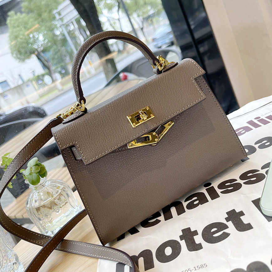 2023 Women Bags Factory Handbags 55%off Women's Generation Mini Small Crossbody Bag Designer Luxury Shoulder Handbags, Elephant grey 19cm 
2023 Women Bags Factory Handbags 55%off Women's Generation Mini Small Crossbody Bag Designer Luxury Shoulder Handbags, Elephant grey 19cm