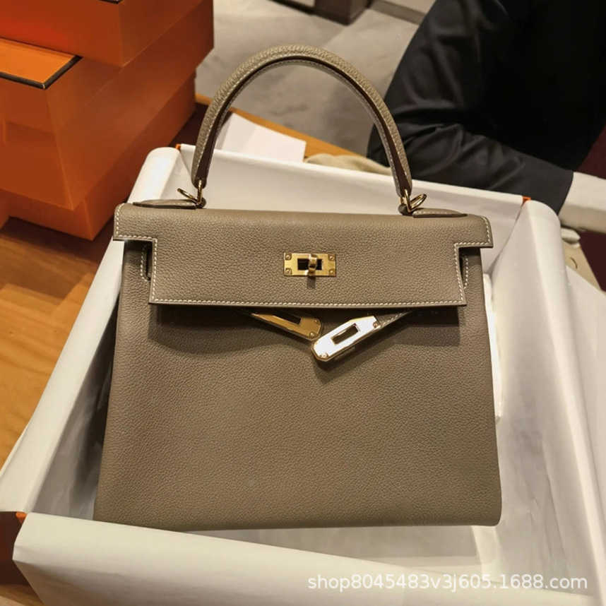 Women Bags Trend Handbags 55%off Women Cowhide Inseam Bag Large Capacity One Shoulder Handbag Female Totes Shoulder Handbags for Women, Milkshake white 25cm gold button
Women Bags Trend Handbags 55%off Women Cowhide Inseam Bag Large Capacity One Shoulder Handbag Female Totes Shoulder Handbags for Women, Milkshake white 25cm gold button