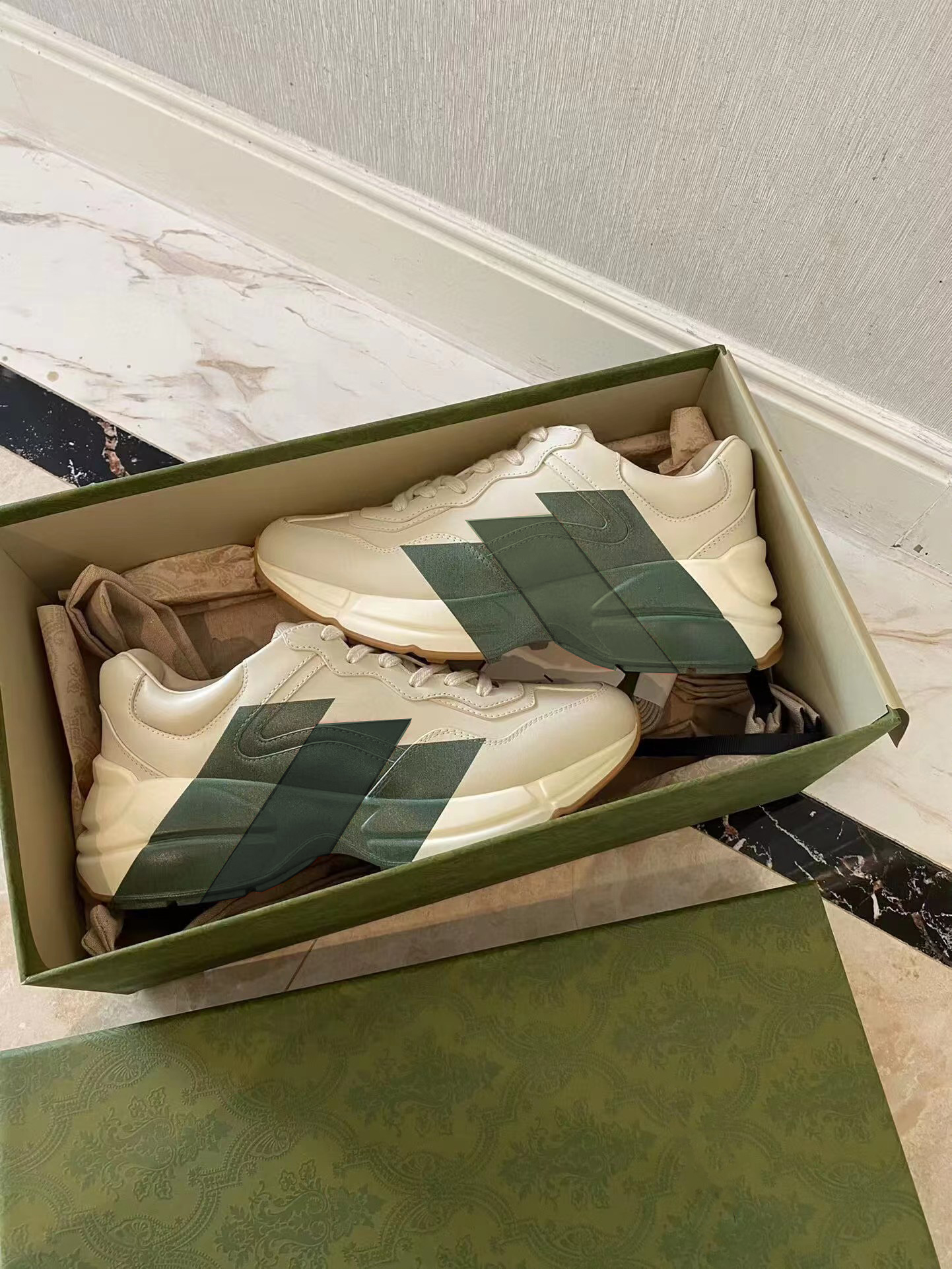 Rhyton Casual Shoes Trainers 620185 99WF0 4371 Vintage Luxury Multicolor Sneakers Designer Rhytons Sneaker Shoe Strawberry Wave Mouth Tiger Web Print Vintage, 11
Rhyton Casual Shoes Trainers 620185 99WF0 4371 Vintage Luxury Multicolor Sneakers Designer Rhytons Sneaker Shoe Strawberry Wave Mouth Tiger Web Print Vintage, 11