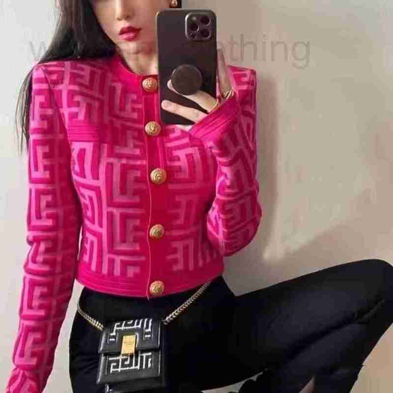 designer Women' Jackets Coats Elegant occasions Vintage New cerise girl party High Quality Shoulder Pads Knitted Cardigan Female Chic Casual CEM9, Red
designer Women' Jackets Coats Elegant occasions Vintage New cerise girl party High Quality Shoulder Pads Knitted Cardigan Female Chic Casual CEM9, Red