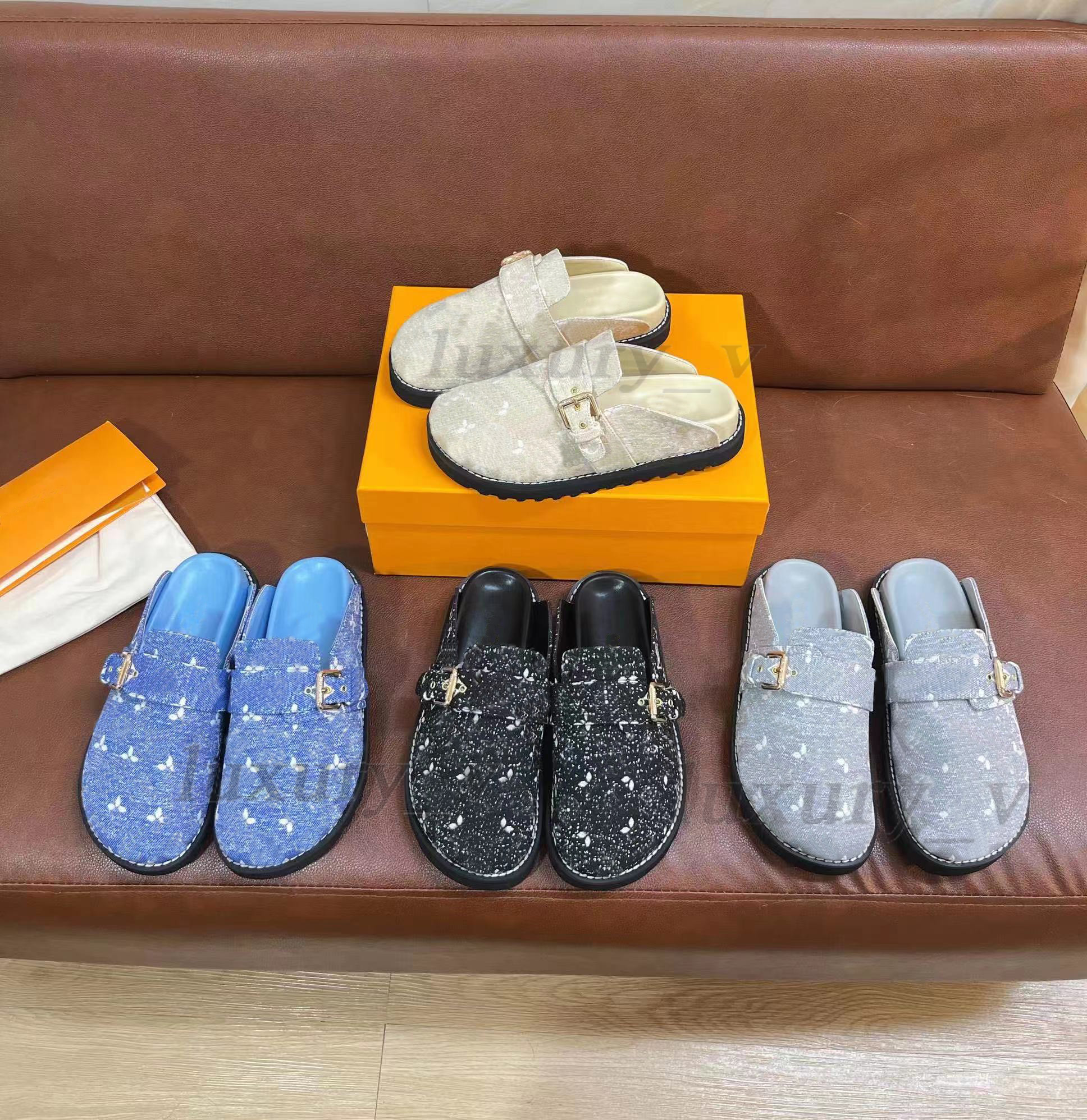 Cosy Comfort Clog Sandals Designer Slippers Women Beach Flip Flops Men Flat Leather Mules Slippers Luxury Easy Slides Size 35-45, Color 2
Cosy Comfort Clog Sandals Designer Slippers Women Beach Flip Flops Men Flat Leather Mules Slippers Luxury Easy Slides Size 35-45, Color 2