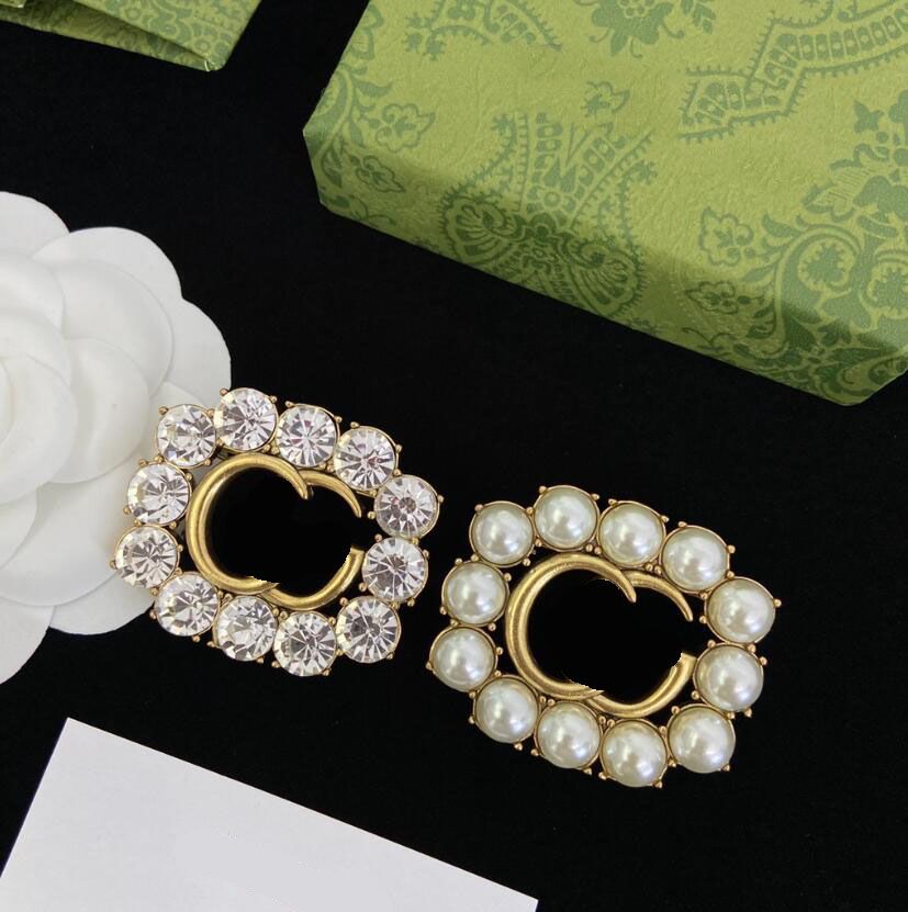Classic Designer Double Letter Gold Diamond Pearl Brooch Fashion Suits Pins Men Women Dress Accessory Luxury Brand Jewelry Brooches Breastpin With BOX
Classic Designer Double Letter Gold Diamond Pearl Brooch Fashion Suits Pins Men Women Dress Accessory Luxury Brand Jewelry Brooches Breastpin With BOX