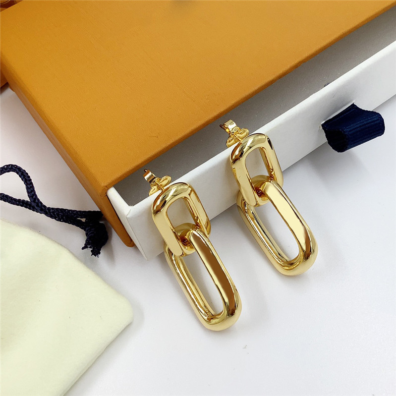 Stylish Double Chain Studs Gold Letter Clover Stamps Earrings Personality Ladies Golden Pendant Eardrops With Box Birthday Gift
Stylish Double Chain Studs Gold Letter Clover Stamps Earrings Personality Ladies Golden Pendant Eardrops With Box Birthday Gift