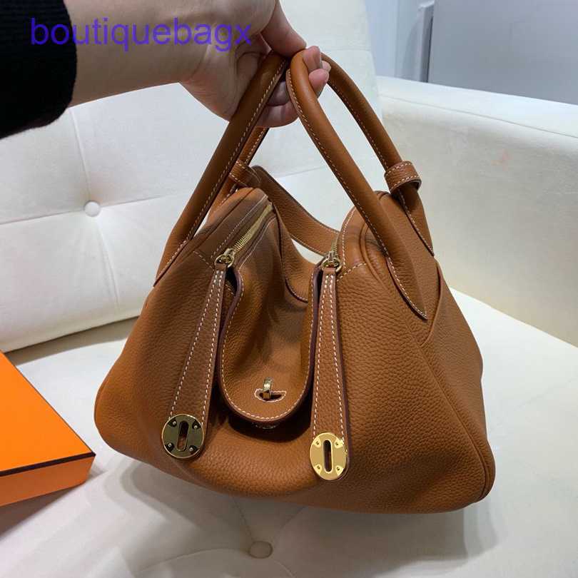 Authentic merchandise Genuine Lindi Bags H ermes for sale Wax stitched classic h home top TC leather bag 26 Doctor Bag portable one shoulder womHave Real Logo, Black (silver button)
Authentic merchandise Genuine Lindi Bags H ermes for sale Wax stitched classic h home top TC leather bag 26 Doctor Bag portable one shoulder womHave Real Logo, Black (silver button)