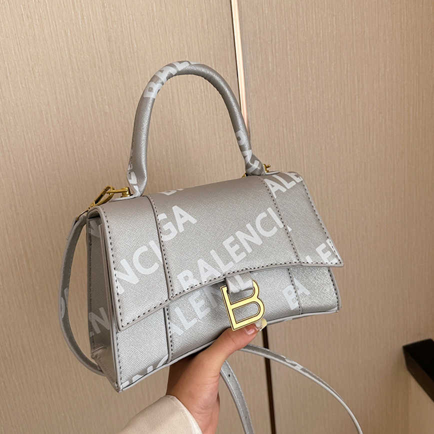 2023 Women Bags Factory Handbags 55%off single-shoulder hand texture hourglass women's bag Designer Luxury Shoulder Handbags, Pink8
2023 Women Bags Factory Handbags 55%off single-shoulder hand texture hourglass women's bag Designer Luxury Shoulder Handbags, Pink8