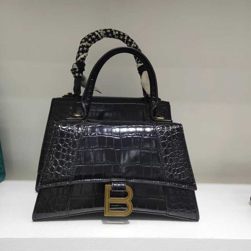 2023 Women Bags Factory Handbags 55%off hourglass hand One shoulder messenger red lady bag Designer Luxury Shoulder Handbags, Black plain
2023 Women Bags Factory Handbags 55%off hourglass hand One shoulder messenger red lady bag Designer Luxury Shoulder Handbags, Black plain