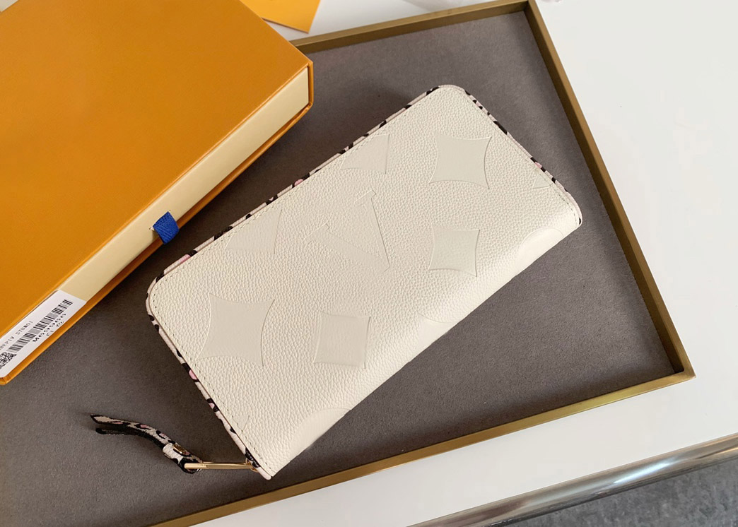 Fashion designer wallets luxury Zippy Lockme purse womens clutch Highs quality embossed flower letter zipper coin purses ladies card holder original box dust bag, 80680#embossed monogrames
Fashion designer wallets luxury Zippy Lockme purse womens clutch Highs quality embossed flower letter zipper coin purses ladies card holder original box dust bag, 80680#embossed monogrames
