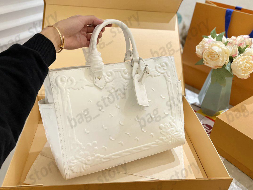 Sac Plat Designer Bags Women Handbags Embossed Flower Monograms Handbag Purse The Tote Bag Shoulder Cross body backpack, White
Sac Plat Designer Bags Women Handbags Embossed Flower Monograms Handbag Purse The Tote Bag Shoulder Cross body backpack, White