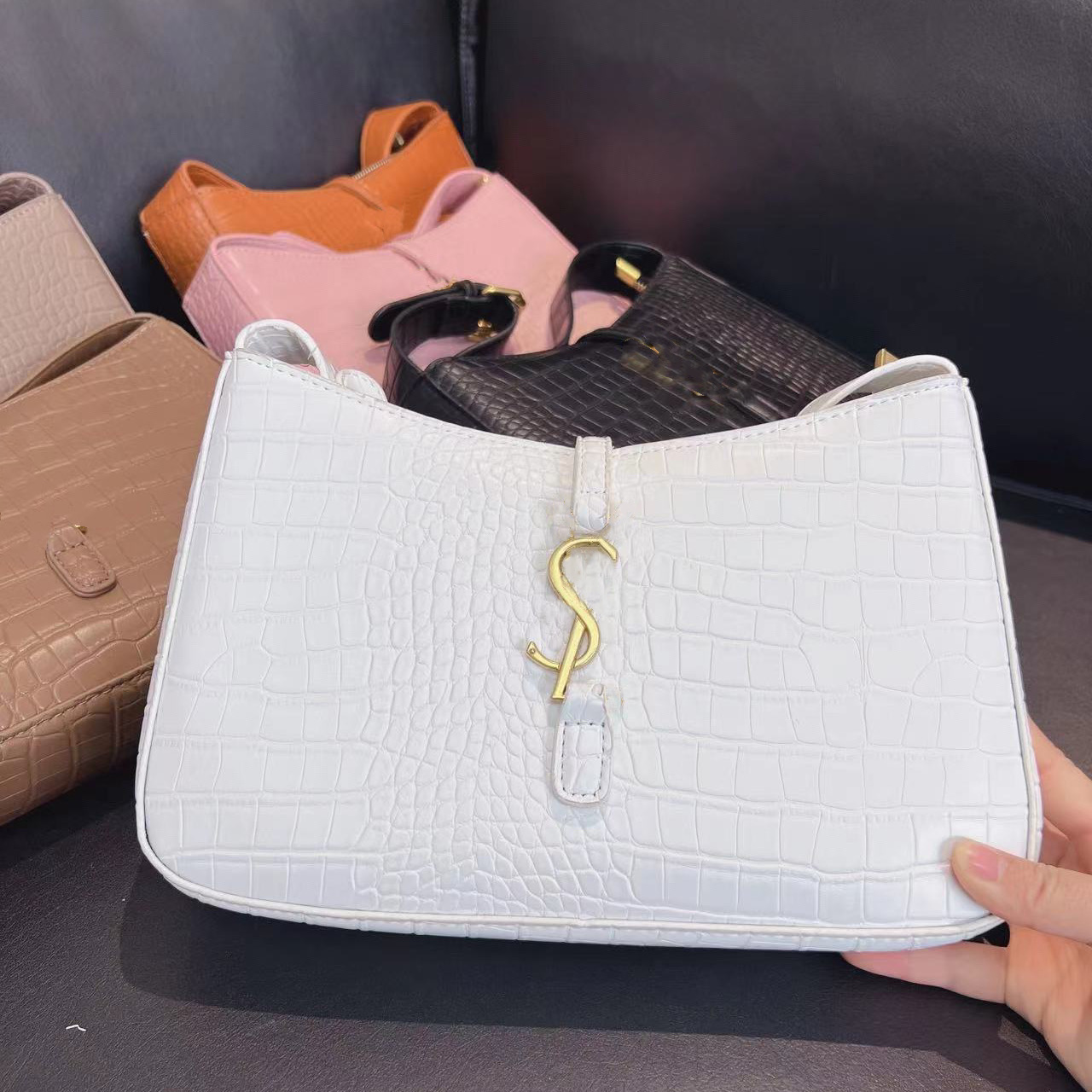 Women Luxury Designer Classical Handbag Hobo Cowhide Bags Shoulder Bag Banquet Shopping Wedding Leisure Business Satchel Purse Satchel Bag, Ivory 27/16/7cm
Women Luxury Designer Classical Handbag Hobo Cowhide Bags Shoulder Bag Banquet Shopping Wedding Leisure Business Satchel Purse Satchel Bag, Ivory 27/16/7cm
