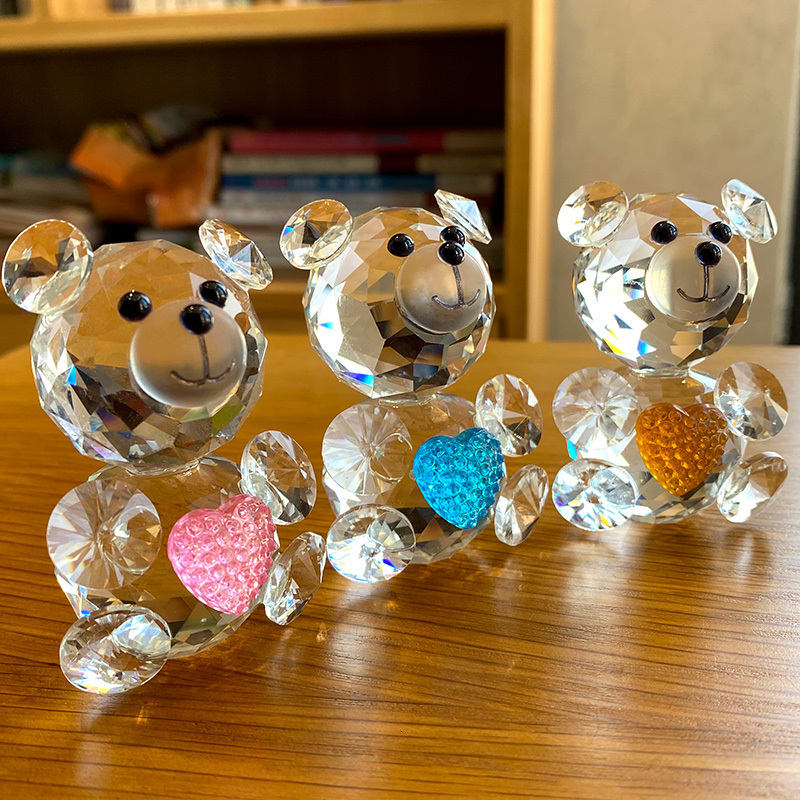 Decorative Objects Figurines Cute Crystal Bear With Love Heart Glass Fashion Ornament Lovely Animal Paperweight Wedding Home Decor Christmas Gifts 230