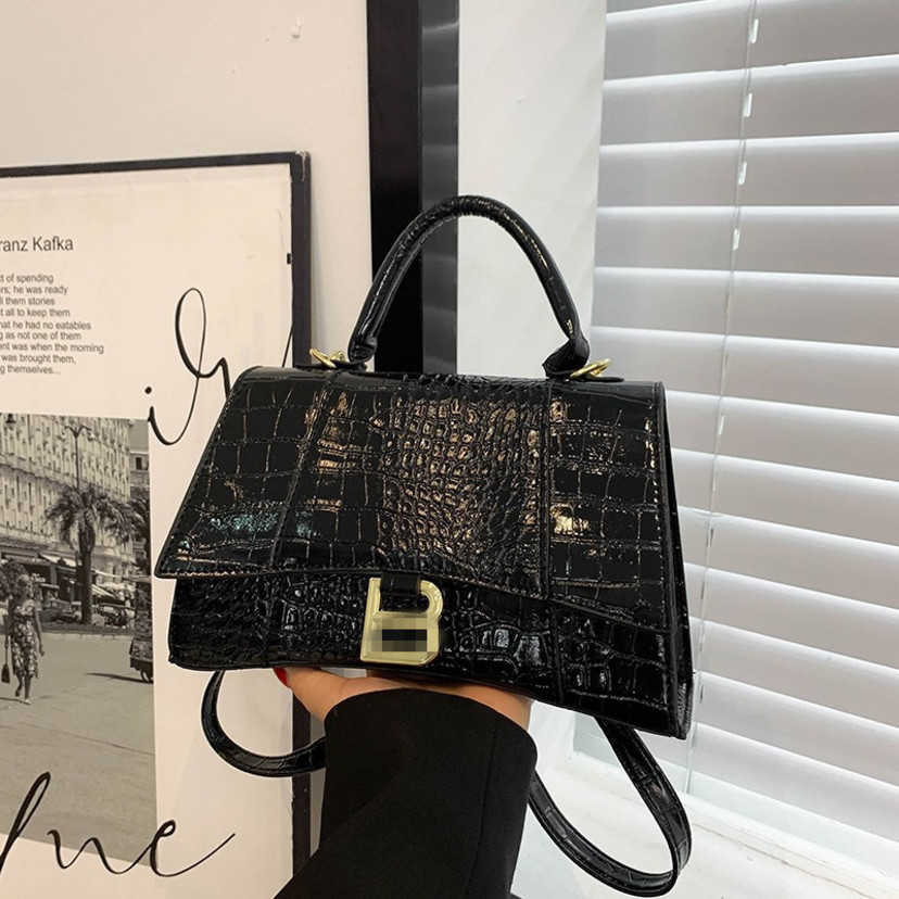 Fashion Women's Bag 75%off women diagonal small square bag red one-shoulder Luxury Designer Handbags Bags Purse, Black8
Fashion Women's Bag 75%off women diagonal small square bag red one-shoulder Luxury Designer Handbags Bags Purse, Black8