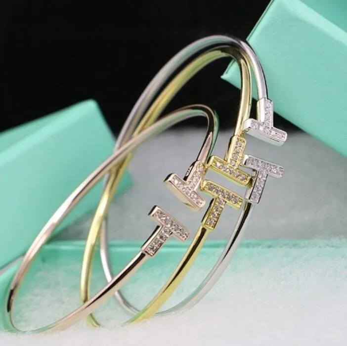 Luxury designer bracelet bracelet double T wristband bracelet white Fritillaria women s bracelet 17 cm open designer bracelet adjustment silver rose gold gift box
Luxury designer bracelet bracelet double T wristband bracelet white Fritillaria women s bracelet 17 cm open designer bracelet adjustment silver rose gold gift box