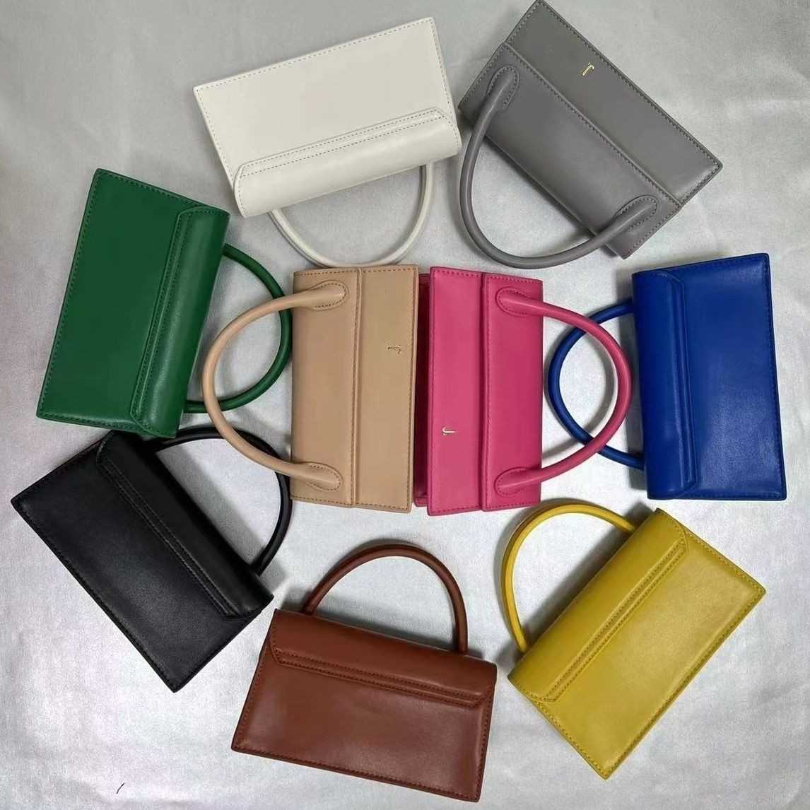 Brand Designer Bags Handbag Shoulder Crossbody Bag Tote Bag 2023 New Fashion Multifunctional Portable Shoulder Diagonal Envelope Pack Factory Direct Sale, Yellow palm lines 21cm
Brand Designer Bags Handbag Shoulder Crossbody Bag Tote Bag 2023 New Fashion Multifunctional Portable Shoulder Diagonal Envelope Pack Factory Direct Sale, Yellow palm lines 21cm