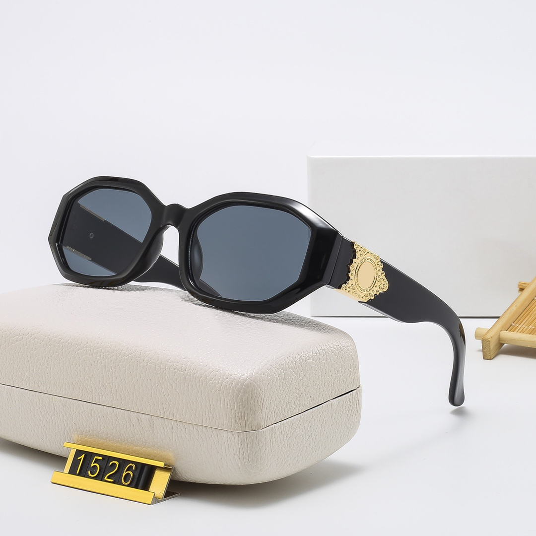 Classic Medusa Sunglasses For Woman Designer Mens Sun Glasses Biggie Sunglass Womens Luxurys Fashion Eyewear Hip Hop Eyeglasses 2302213D
Classic Medusa Sunglasses For Woman Designer Mens Sun Glasses Biggie Sunglass Womens Luxurys Fashion Eyewear Hip Hop Eyeglasses 2302213D