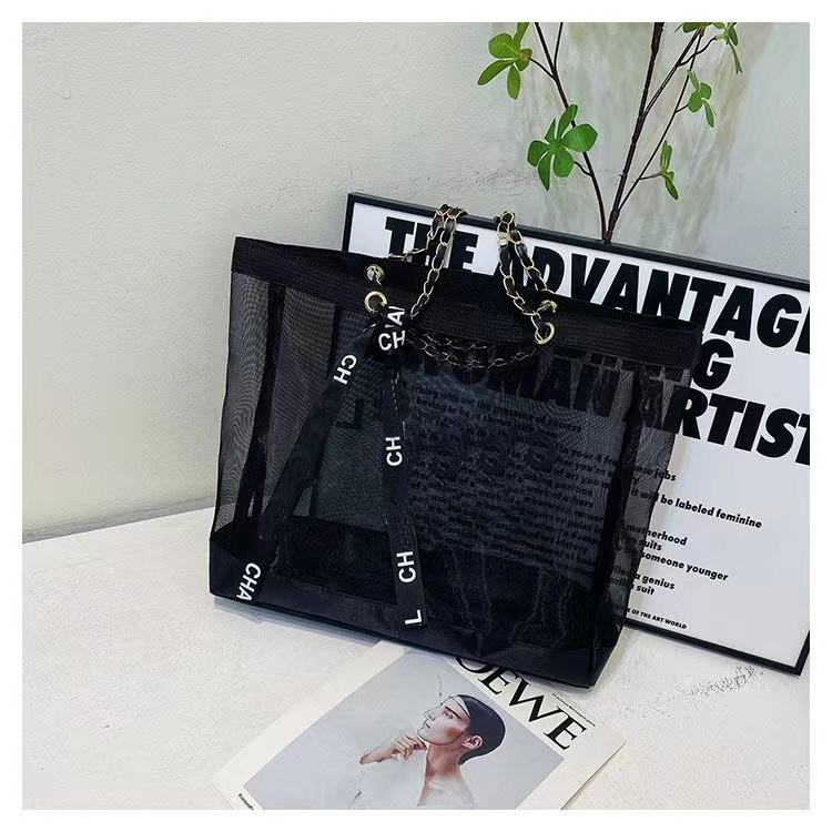 NEW famous trademark black shopping waterproof cloth classic travel bag ladies casual bottom stitching PU bag fashion casual bag
NEW famous trademark black shopping waterproof cloth classic travel bag ladies casual bottom stitching PU bag fashion casual bag