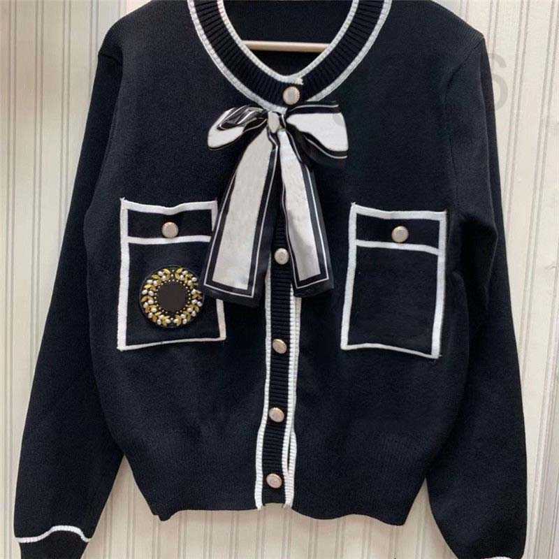 designer Women Knitted Sweater Bow Tie Woollen Fall Girls Wool With Pearll Ong-Sleeved Knit Shirt Super Elastic Fashion Clothes FQ7U, White
designer Women Knitted Sweater Bow Tie Woollen Fall Girls Wool With Pearll Ong-Sleeved Knit Shirt Super Elastic Fashion Clothes FQ7U, White