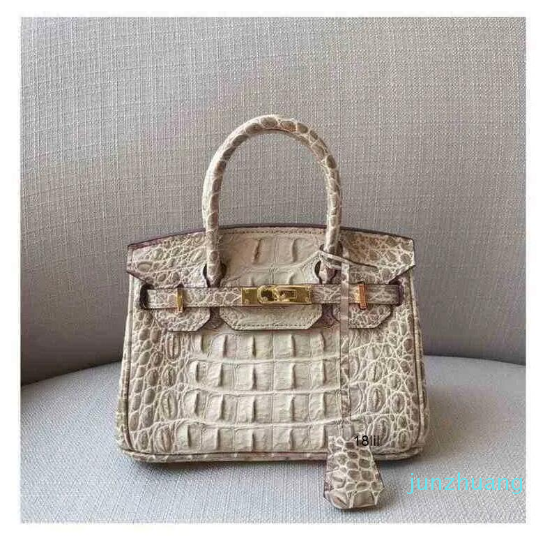 Designer Bags crocodile leather platinum bag cowhide womens original lock fashion hand bridal, 35 inch red
Designer Bags crocodile leather platinum bag cowhide womens original lock fashion hand bridal, 35 inch red
