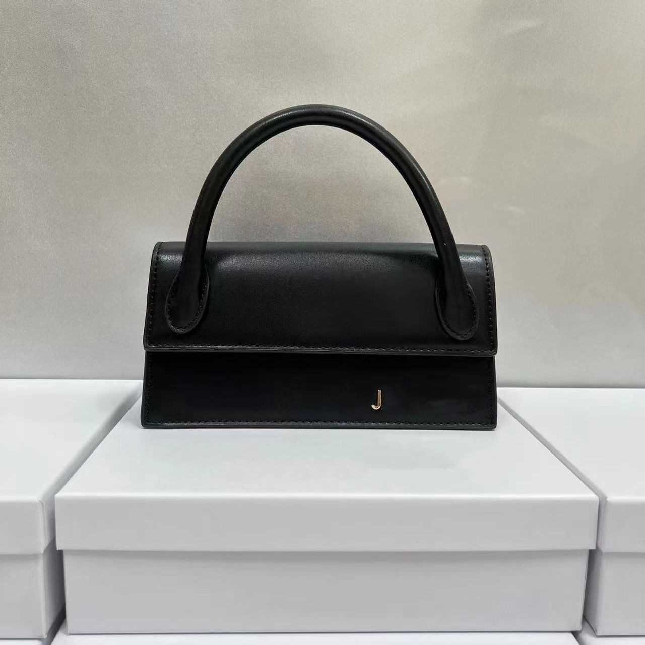 Brand Designer Bags Handbag Shoulder Crossbody Bag Tote Bag 2023 New Fashion Multifunctional Portable Shoulder Diagonal Envelope Pack Factory Direct Sale, Yellow palm lines 21cm
Brand Designer Bags Handbag Shoulder Crossbody Bag Tote Bag 2023 New Fashion Multifunctional Portable Shoulder Diagonal Envelope Pack Factory Direct Sale, Yellow palm lines 21cm