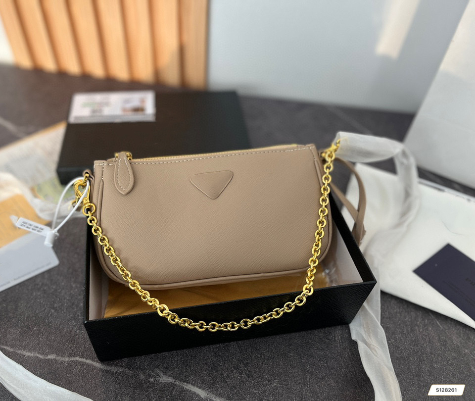 Shoulder Designer Tote bags Messenger Totes Fashion Metallic Handbags Classic gift wholesale Soft leather Travel holiday party, Blue
Shoulder Designer Tote bags Messenger Totes Fashion Metallic Handbags Classic gift wholesale Soft leather Travel holiday party, Blue