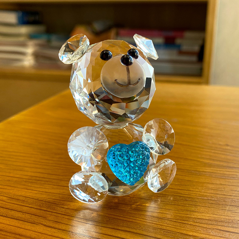 Decorative Objects Figurines Cute Crystal Bear With Love Heart Glass Fashion Ornament Lovely Animal Paperweight Wedding Home Decor Christmas Gifts 230