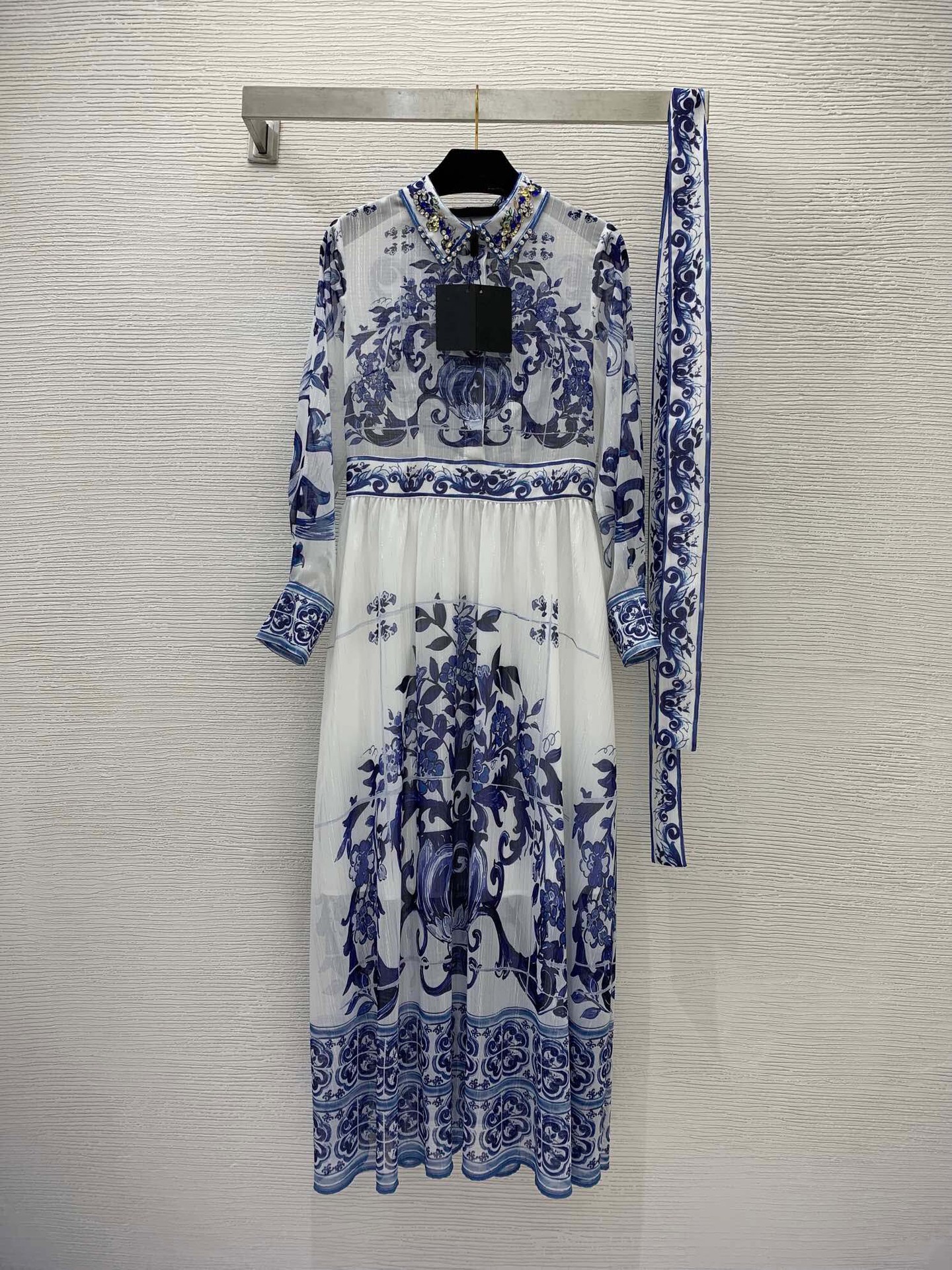 2023 Spring Blue Paisley Print Beaded Dress Long Sleeve Lapel Neck Blue and White Porcelain Rhinestone Midi Casual Dresses B3F171715, Multi
2023 Spring Blue Paisley Print Beaded Dress Long Sleeve Lapel Neck Blue and White Porcelain Rhinestone Midi Casual Dresses B3F171715, Multi