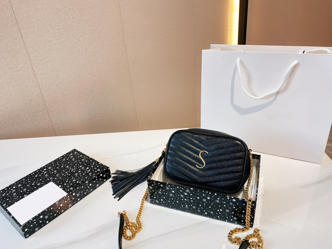 Luxury Designer Women's mens camera tassel quilted Bag fashion retro Genuine Leather metal chain simplicity tote s houlder strap famous clutch Crossbody Bags, Red black
Luxury Designer Women's mens camera tassel quilted Bag fashion retro Genuine Leather metal chain simplicity tote s houlder strap famous clutch Crossbody Bags, Red black