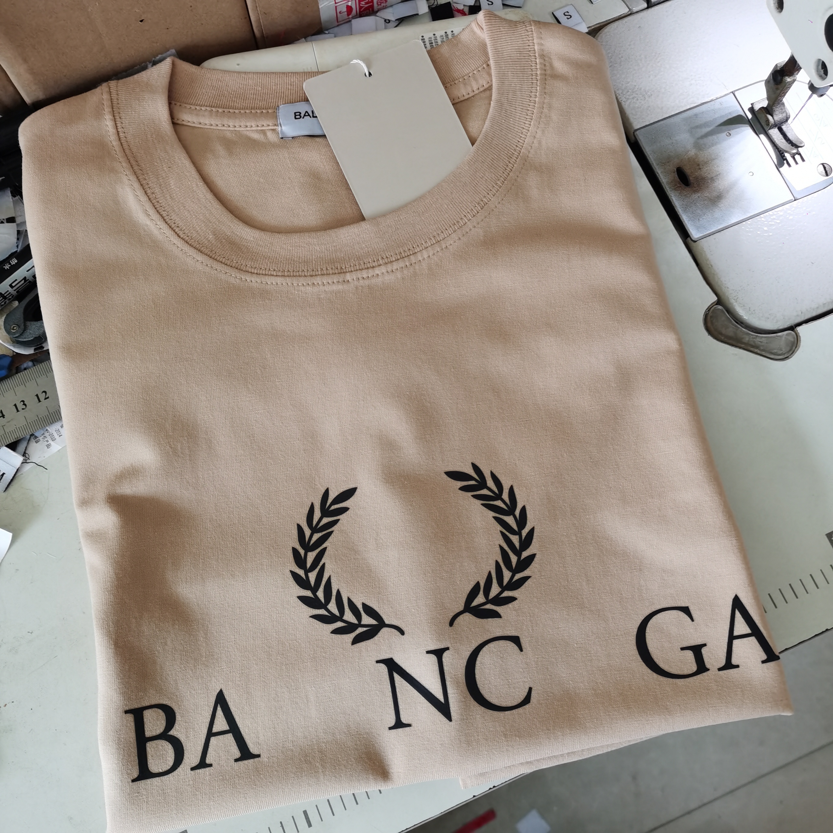 French Brand Summer t Shirt Paris b Home Printing Fashion Clothing Mans Womens Letter Designer Graphic Cotton Durable Short Sleeve Tees Tops 51, B a l e n c i a g a
French Brand Summer t Shirt Paris b Home Printing Fashion Clothing Mans Womens Letter Designer Graphic Cotton Durable Short Sleeve Tees Tops 51, B a l e n c i a g a