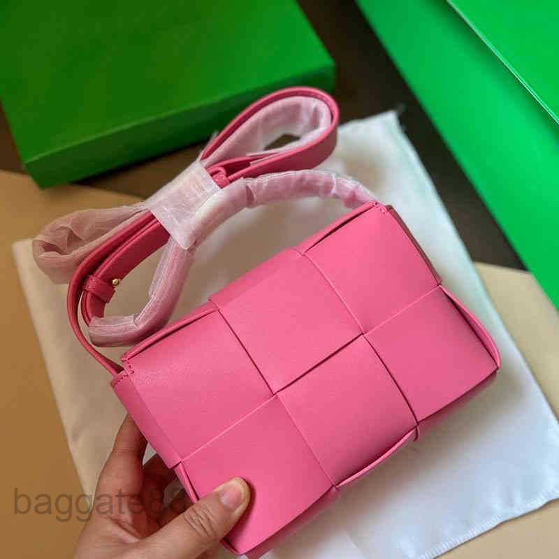 Female 2023 Bottegas Classic ladies Bags Bag Lady Venetas Shoulder Mini Designer Wax Cow Leather Waist Single Messenger Cassettes Woven IX8P, Black
Female 2023 Bottegas Classic ladies Bags Bag Lady Venetas Shoulder Mini Designer Wax Cow Leather Waist Single Messenger Cassettes Woven IX8P, Black