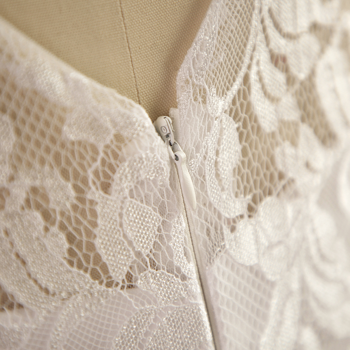 Party Dresses Ivory Lace Satin Sleeveless ALine KneeLength Mother Of The Bride Custom Made 230221