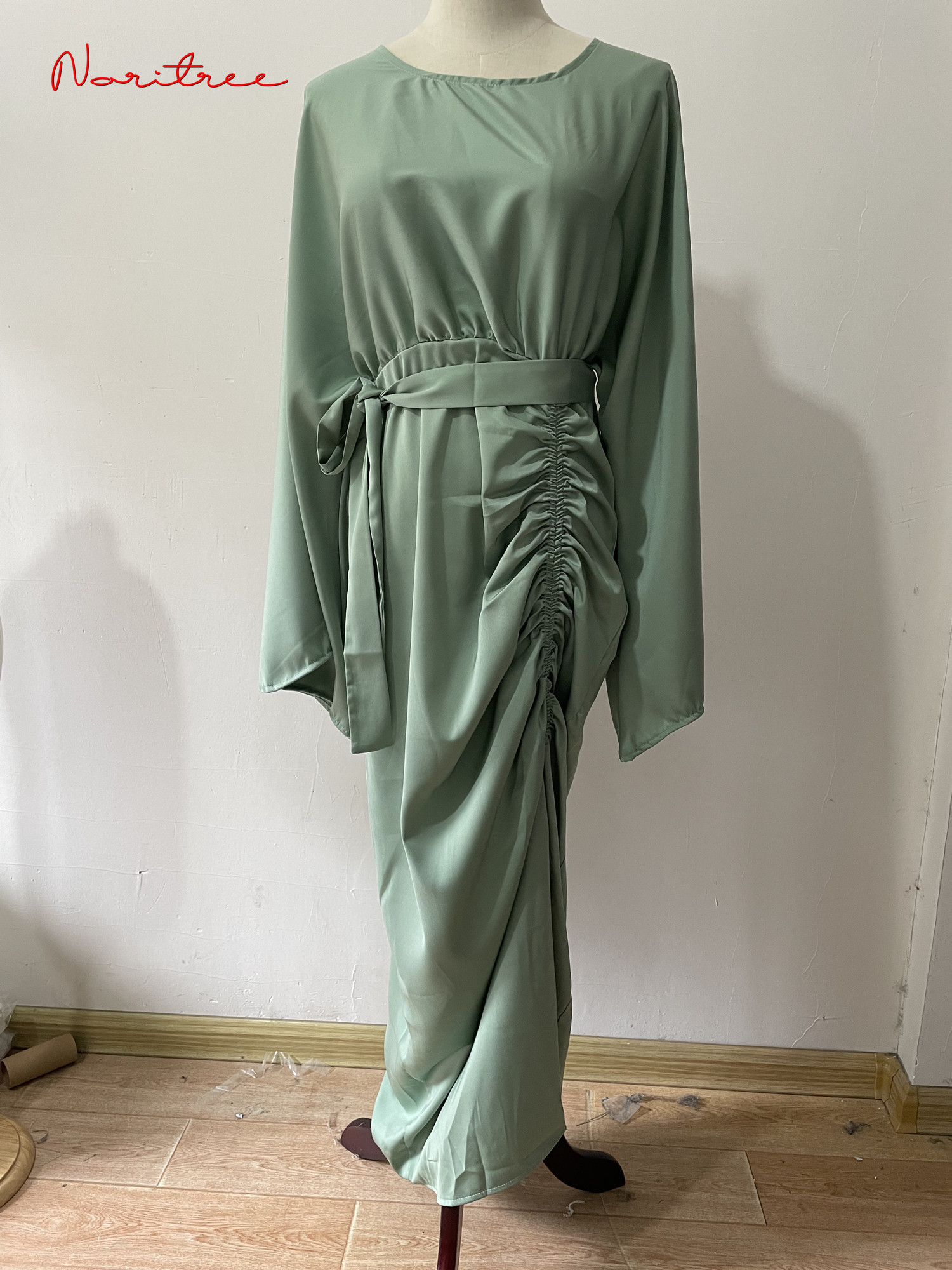 Shimmering Satin Ramadan Djellaba: Modest Muslim Eid Dress, Soft Silky Dubai Abaya
