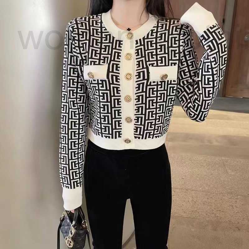 designer brand Designer 2022SS Elegant Women' Jackets Wear occasions Vintage New Women High Quality Shoulder Pads Knitted Cardigan Female HYXA, White
designer brand Designer 2022SS Elegant Women' Jackets Wear occasions Vintage New Women High Quality Shoulder Pads Knitted Cardigan Female HYXA, White