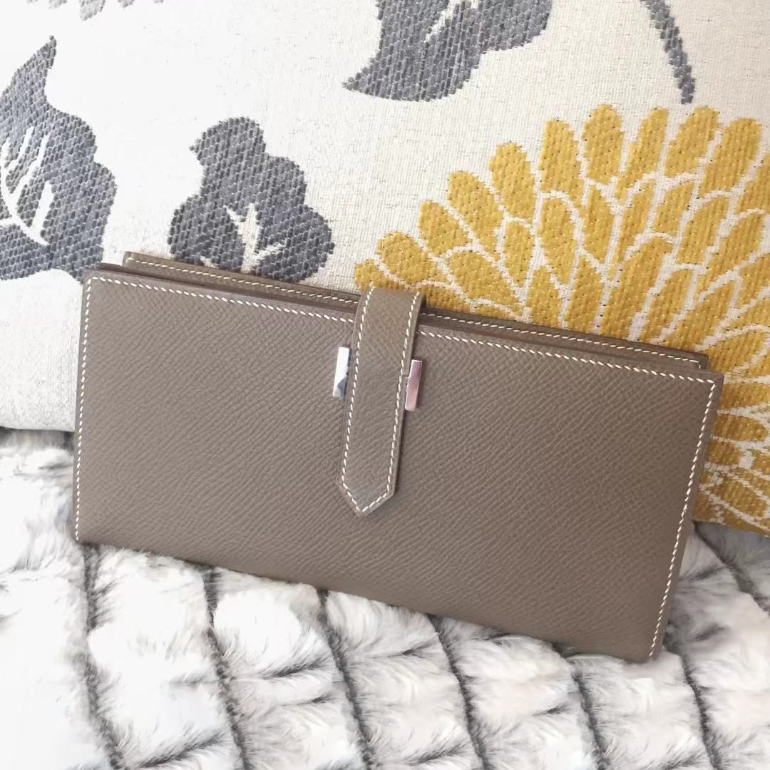 Luxurys Designers Key Pouch cards women Top quality zipper Wallets card holder Crocodile pattern Zippy Holders Lambskin long coins men Genuine leather purse free
Luxurys Designers Key Pouch cards women Top quality zipper Wallets card holder Crocodile pattern Zippy Holders Lambskin long coins men Genuine leather purse free