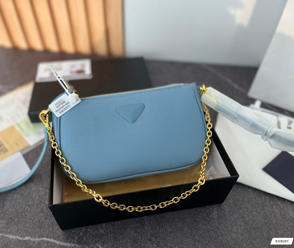 Shoulder Designer bags Tote package Messenger Totes Fashion Metallic Handbags Classic gift wholesale Soft leather Travel holiday party, Pink
Shoulder Designer bags Tote package Messenger Totes Fashion Metallic Handbags Classic gift wholesale Soft leather Travel holiday party, Pink
