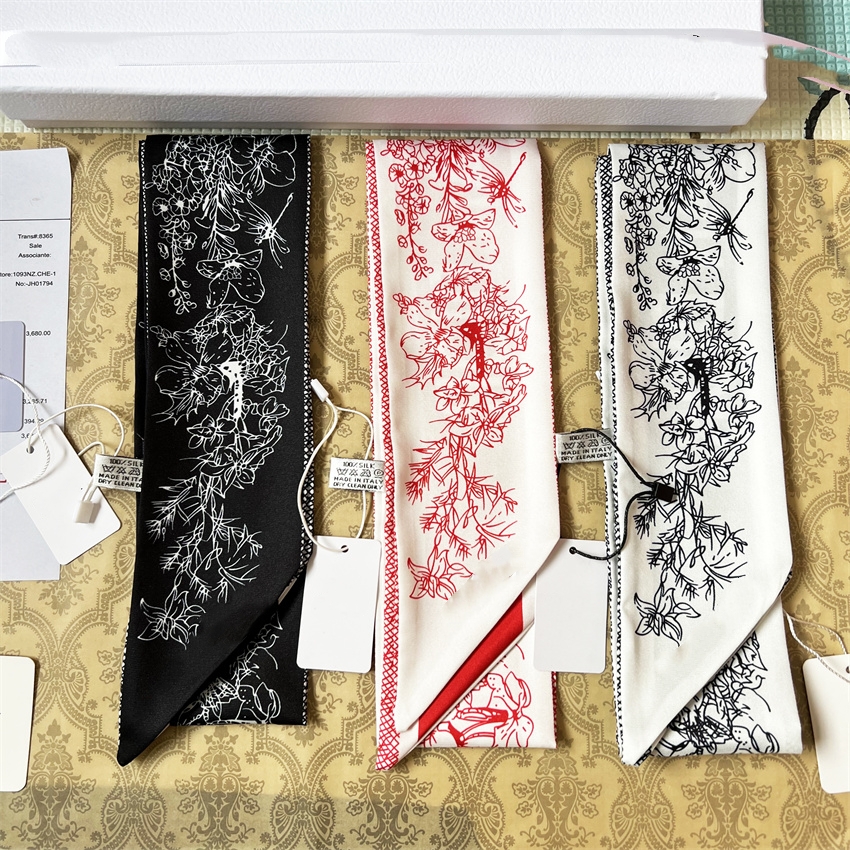 Designer Letters Print Floral Silk Scarf Headband for Women Fashion Scarves Shoulder Tote Luggage Ribbon Head Wraps Double ribbon Ladies gift white black
Designer Letters Print Floral Silk Scarf Headband for Women Fashion Scarves Shoulder Tote Luggage Ribbon Head Wraps Double ribbon Ladies gift white black