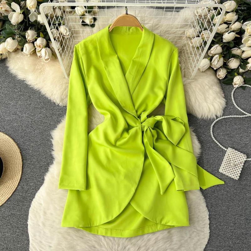 Casual Dresses Clothland Women Elegant Mini Blazer Dress Notched Collar Cross V Neck Sashes A Line Office Chic Vestido QB649, Picture shown
Casual Dresses Clothland Women Elegant Mini Blazer Dress Notched Collar Cross V Neck Sashes A Line Office Chic Vestido QB649, Picture shown