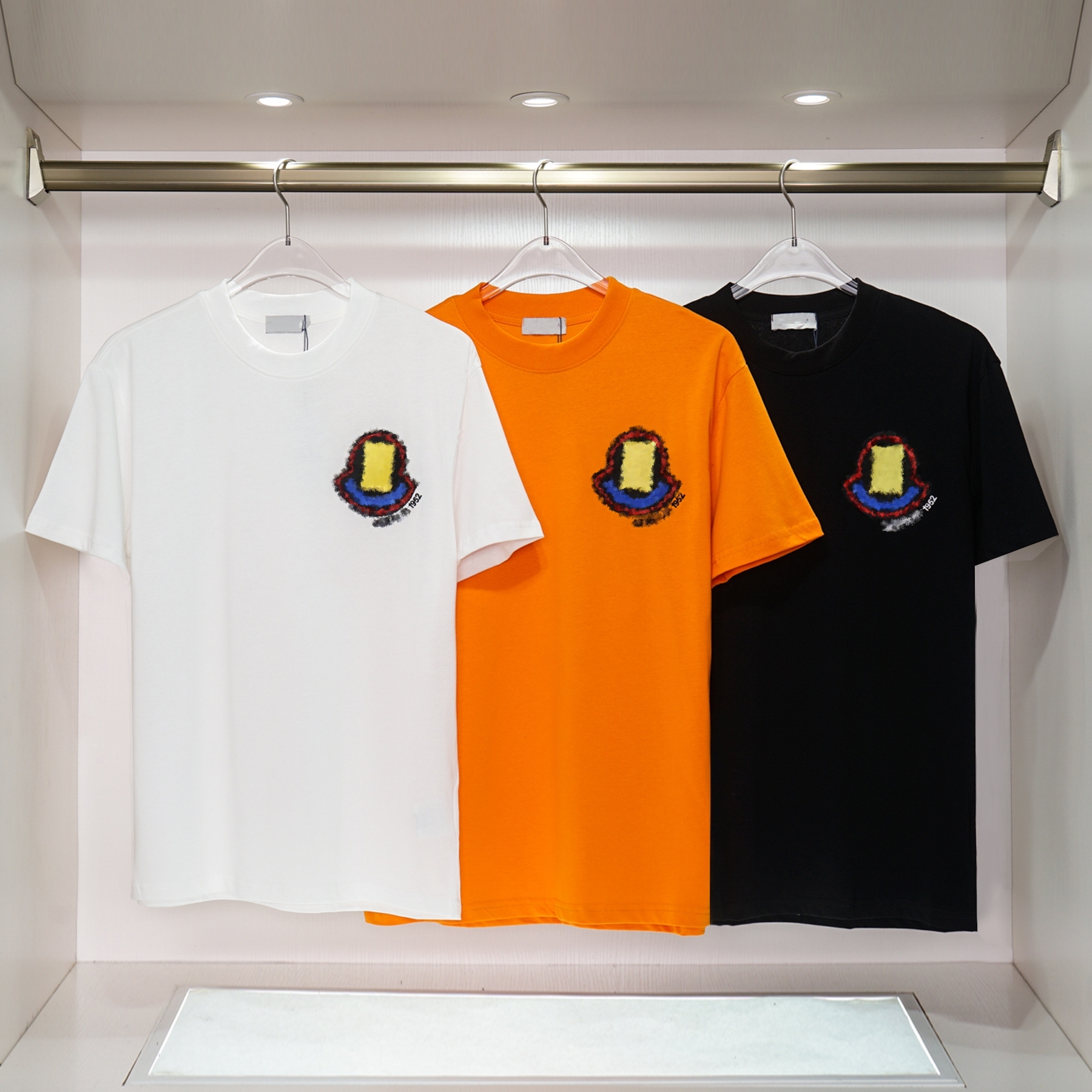 Luxury T Shirt Men s Women Designer TShirts Short Summer Fashion Casua With Letters Print Short Sleeves Top Sell Luxury Men T Shirt
Luxury T Shirt Men s Women Designer TShirts Short Summer Fashion Casua With Letters Print Short Sleeves Top Sell Luxury Men T Shirt